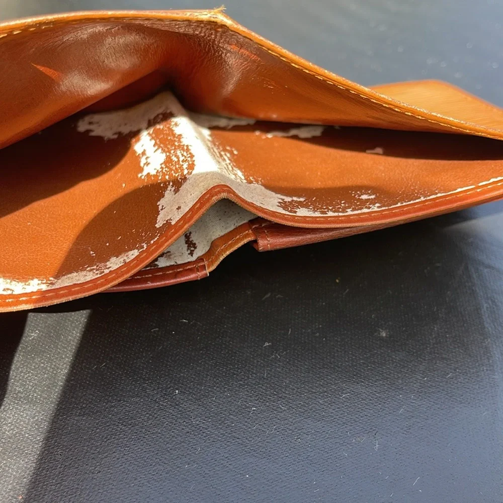 🍂Men’s bifold epi Louis Vuitton wallet - Picture 8 of 10